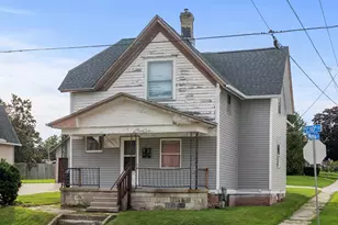 1602 S 10th St, Manitowoc, WI 54220 - Photo 3