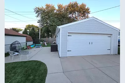 1920 S 97th St, West Allis, WI 53227 - Photo 3