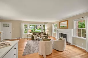 2425 N 81st St, Wauwatosa, WI 53213 - Photo 7