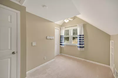 2425 N 81st St, Wauwatosa, WI 53213 - Photo 25