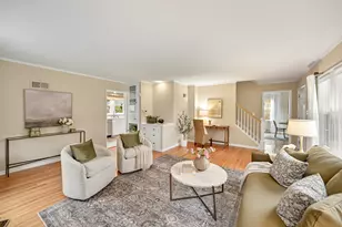 2425 N 81st St, Wauwatosa, WI 53213 - Photo 9