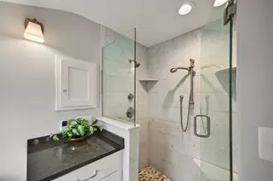 2425 N 81st St, Wauwatosa, WI 53213 - Photo 23