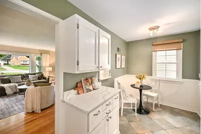 2425 N 81st St, Wauwatosa, WI 53213 - Photo 13