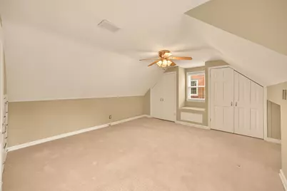 2425 N 81st St, Wauwatosa, WI 53213 - Photo 21