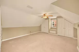 2425 N 81st St, Wauwatosa, WI 53213 - Photo 21