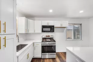 8254 N 106th St, Milwaukee, WI 53224 - Photo 7
