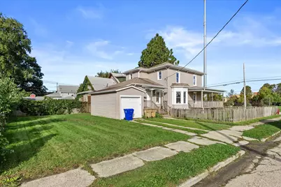 1105  57th St, Kenosha, WI 53140 - Photo 3
