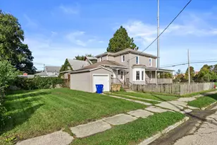 1105 57th St, Kenosha, WI 53140 - Photo 3