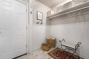 2301 W Dickinson Ct, Mequon, WI 53092 - Photo 23