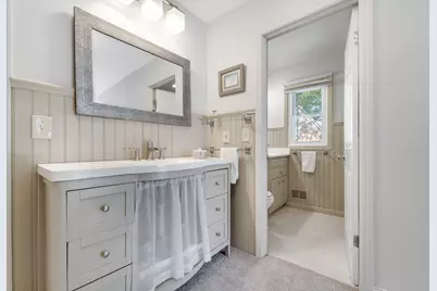 2301 W Dickinson Ct, Mequon, WI 53092 - Photo 17