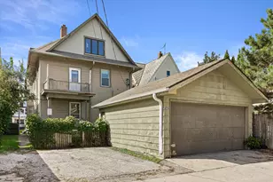 2912 N Maryland Ave, Milwaukee, WI 53211 - Photo 5