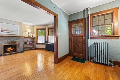 2912 N Maryland Ave, Milwaukee, WI 53211 - Photo 7