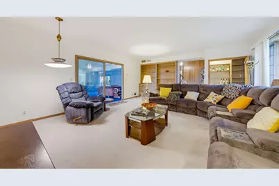 7320 N Pheasant Ln, River Hills, WI 53217 - Photo 15
