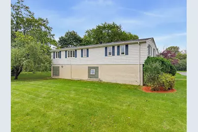 7320 N Pheasant Ln, River Hills, WI 53217 - Photo 3