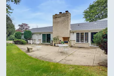 7320 N Pheasant Ln, River Hills, WI 53217 - Photo 5