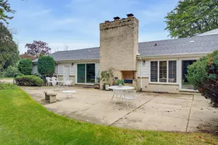7320 N Pheasant Ln, River Hills, WI 53217 - Photo 5