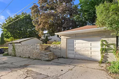 6215 W Arthur Ave, West Allis, WI 53219 - Photo 31