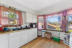 6215 W Arthur Ave, West Allis, WI 53219 - Photo 11