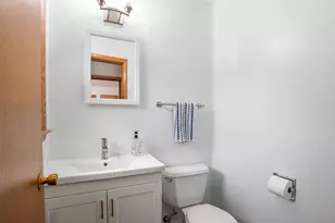 5624 S 24th St, Milwaukee, WI 53221 - Photo 13