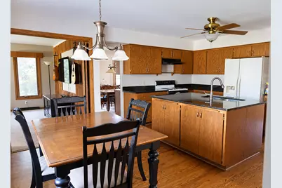 670  Hillcrest Dr, Brookfield, WI 53186 - Photo 5