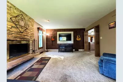 670  Hillcrest Dr, Brookfield, WI 53186 - Photo 15