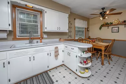 5353 S Elaine Ave, Cudahy, WI 53110 - Photo 13
