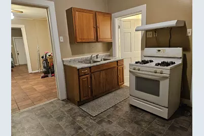 1605  Phillips Ave, Racine, WI 53403 - Photo 3