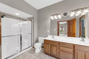 1527 Summerset Dr, Racine, WI 53406 - Photo 31