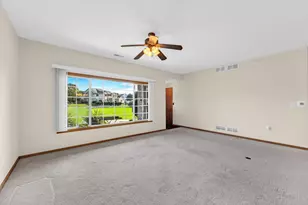 1527 Summerset Dr, Racine, WI 53406 - Photo 9
