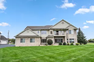 1527 Summerset Dr, Racine, WI 53406 - Photo 3