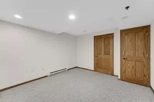 1527 Summerset Dr, Racine, WI 53406 - Photo 33