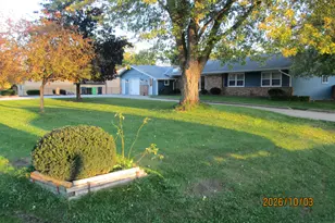 8235 Old Spring St, Racine, WI 53406 - Photo 3