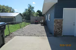 8235 Old Spring St, Racine, WI 53406 - Photo 7