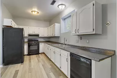 1023  44th St, Kenosha, WI 53140 - Photo 7