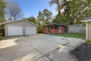 1023 44th St, Kenosha, WI 53140 - Photo 35