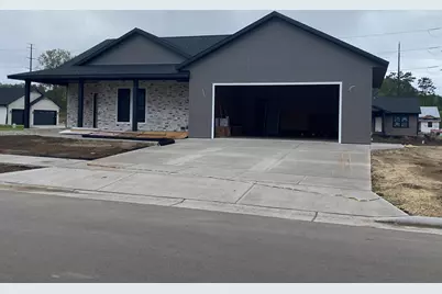 1422  Iris St, Holmen, WI 54636 - Photo 9