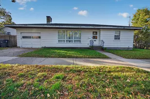 920 Zeisler St, La Crosse, WI 54601 - Photo 1