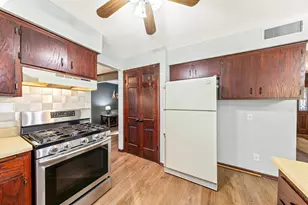 5110 S Woodridge Ln, New Berlin, WI 53146 - Photo 21