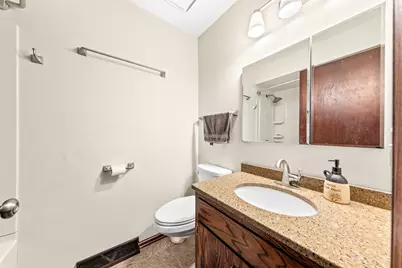 5110 S Woodridge Ln, New Berlin, WI 53146 - Photo 27