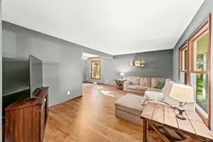5110 S Woodridge Ln, New Berlin, WI 53146 - Photo 15
