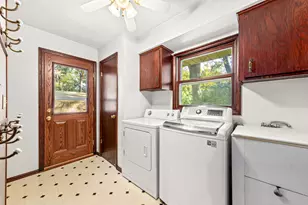 5110 S Woodridge Ln, New Berlin, WI 53146 - Photo 25