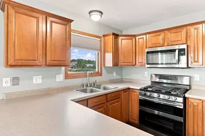 9334  Millstone Dr, Racine, WI 53406 - Photo 9