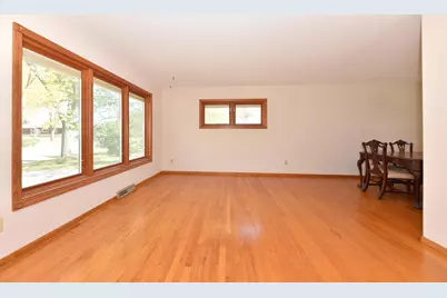 6941 N 89th St, Milwaukee, WI 53224 - Photo 9