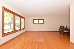 6941 N 89th St, Milwaukee, WI 53224 - Photo 9