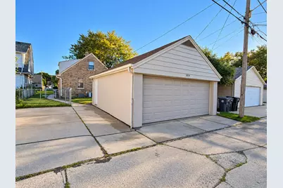 3854 E Carpenter Ave, Cudahy, WI 53110 - Photo 17