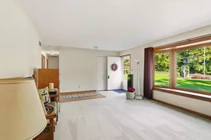 S55W23639 Hickory Ridge Dr, Waukesha, WI 53189 - Photo 13