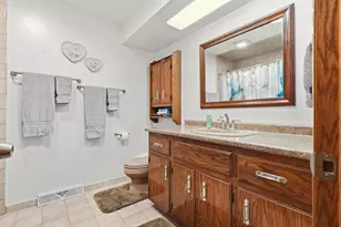 S55W23639 Hickory Ridge Dr, Waukesha, WI 53189 - Photo 25