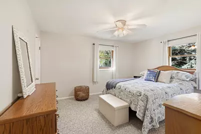 S55W23639  Hickory Ridge Dr, Waukesha, WI 53189 - Photo 21
