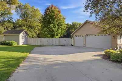 S44W23627  Amy James Dr, Waukesha, WI 53189 - Photo 29