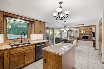 S44W23627  Amy James Dr, Waukesha, WI 53189 - Photo 7